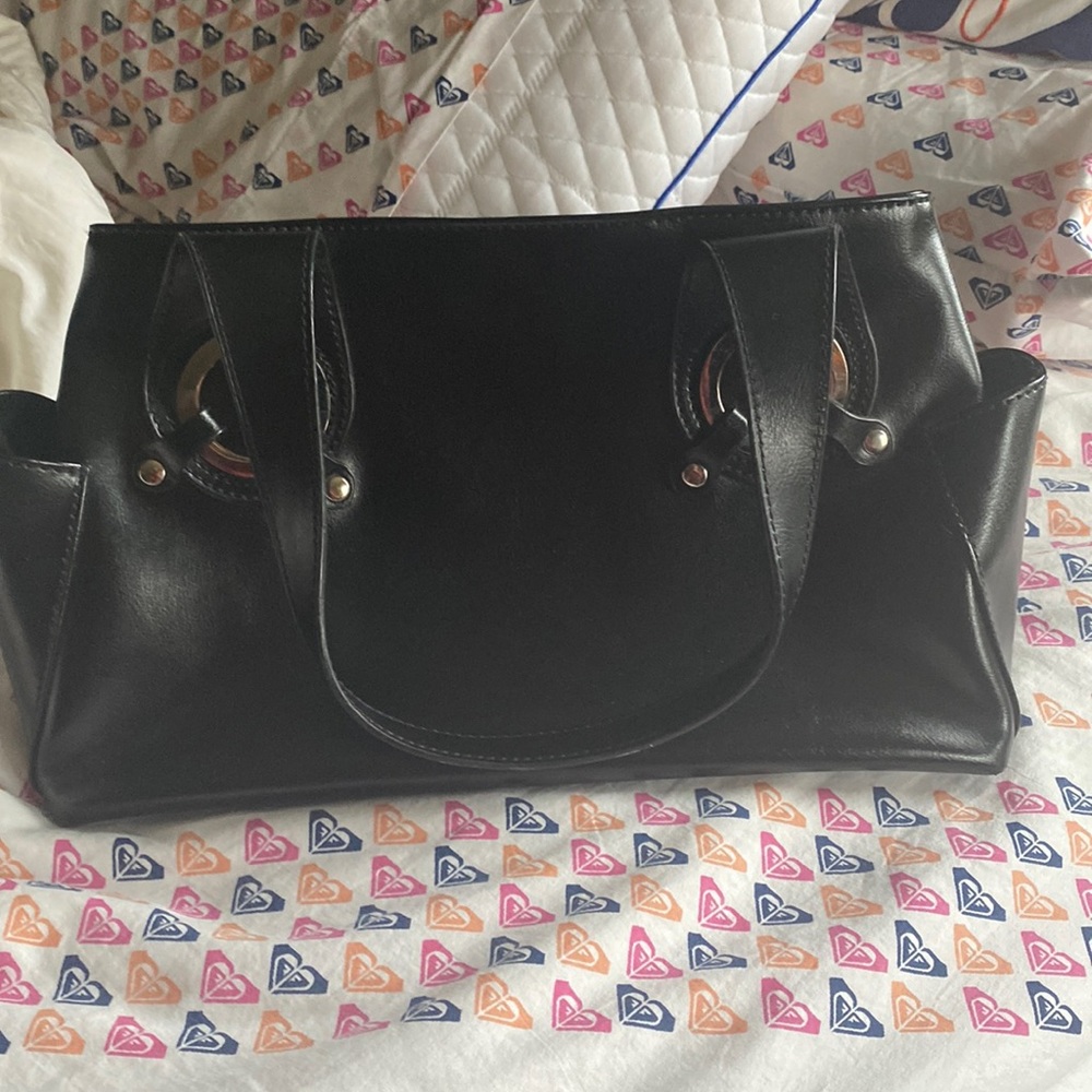 Black shoulder bag